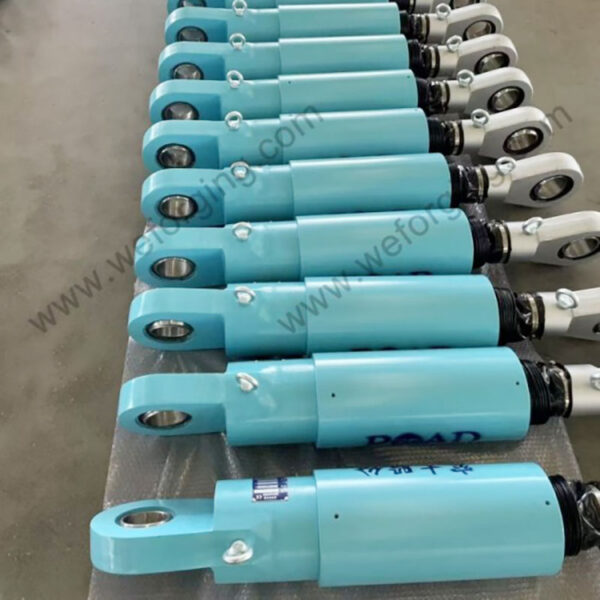 Corrosion-resistant hydraulic cylinder for agricultural machinery