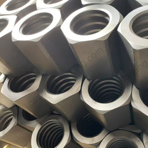 Dadi delle flange delle torri delle turbine eoliche forgiati a caldo in acciaio 42CrMo4