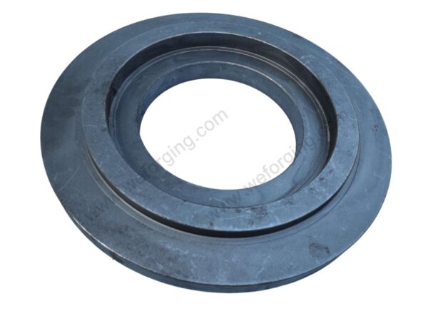 Large diameter 34CrNiMo6 steel ring forging for wind turbine main shafts