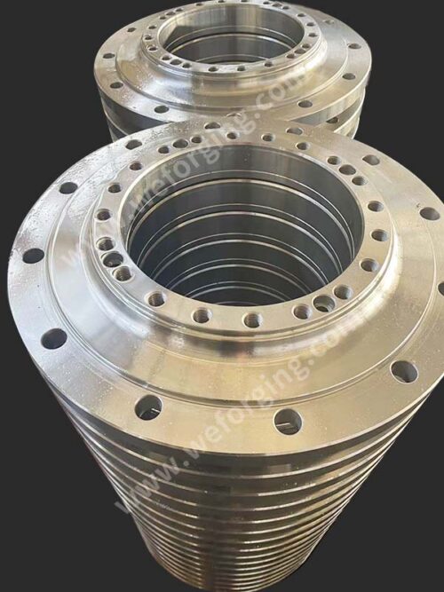 Corona dentada de precisión mecanizada con CNC con dientes endurecidos para cajas de cambios industriales y transmisión de potencia.