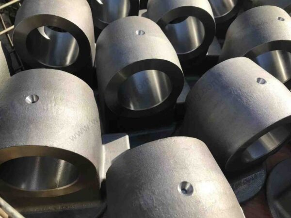 Precision CNC-machined hydraulic cylinder base forged from grade 1045 steel for heavy-duty industrial applications