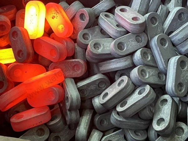 Hot forged link arms used for mechanical linkage and load-bearing applications