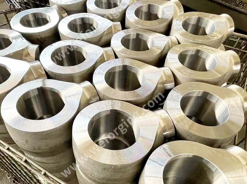 Custom carbon steel forgings produced for OEM applications with controlled geometry and machining allowance